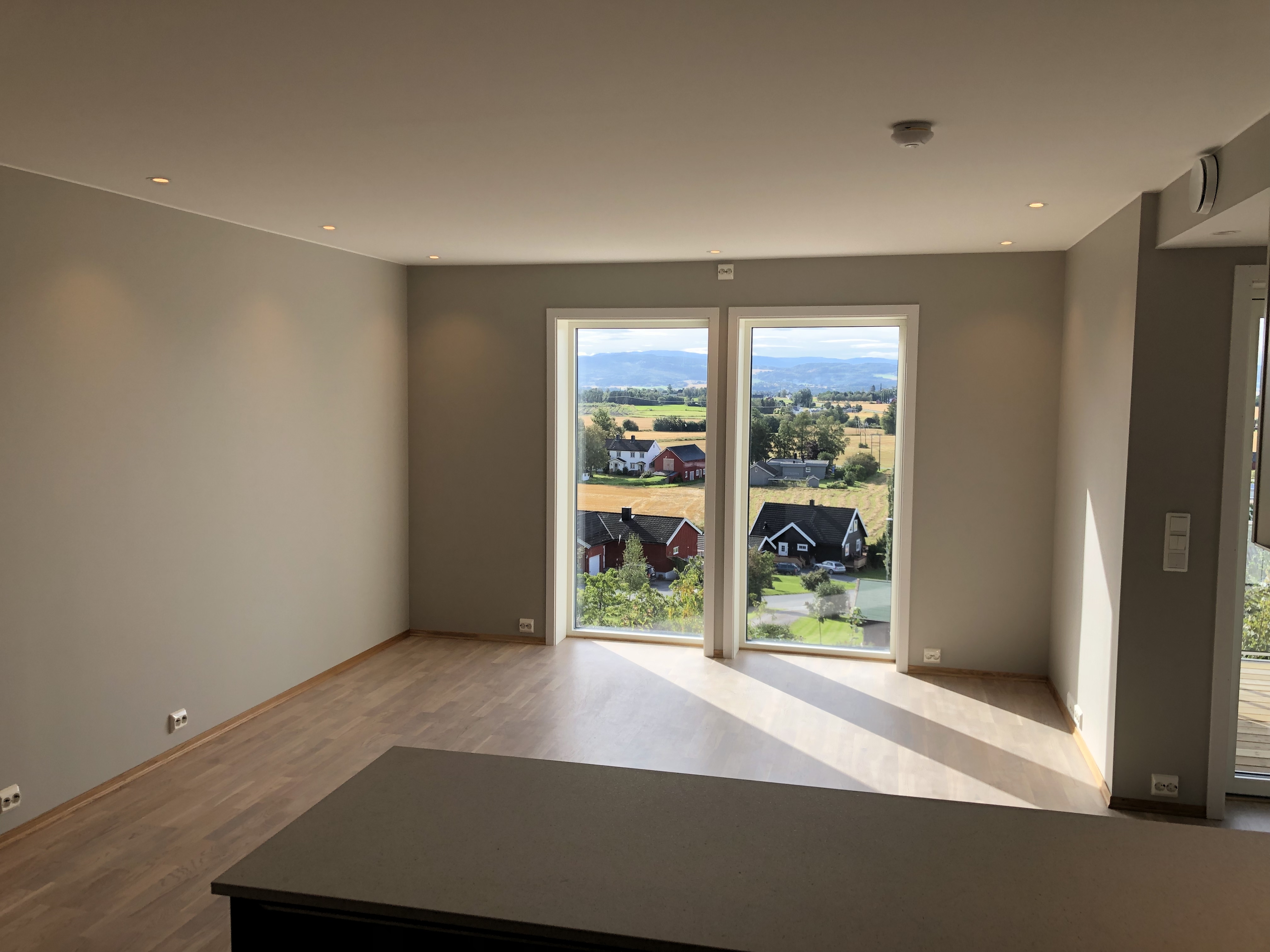 Leiligheter Leklemsåsen i Verdal utsikt fra stue. Foto.