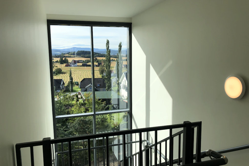 Leiligheter i Verdal utsikt fra trapp. Foto.