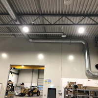 Cermaq verksted og lager med nye LED-lys