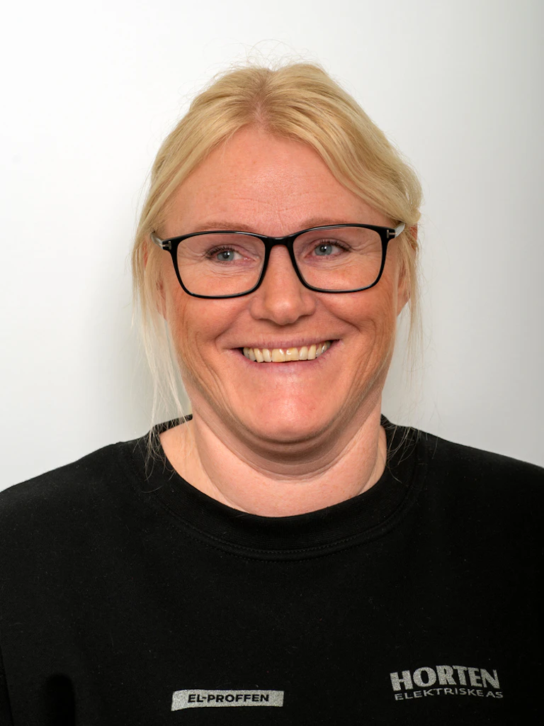 Marit Bjørke er økonomiansvarlig hos Horten Elektriske AS