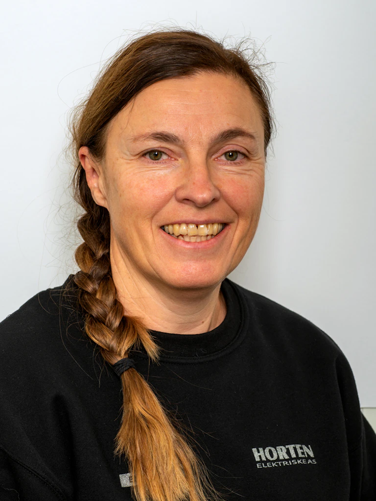 Kristin Nustad er saksbehandler hos Horten Elektriske AS