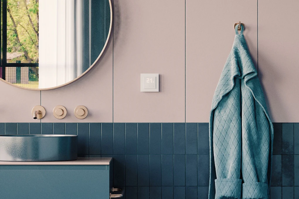 På dette badet er det installert en smart termostat fra ELKO.