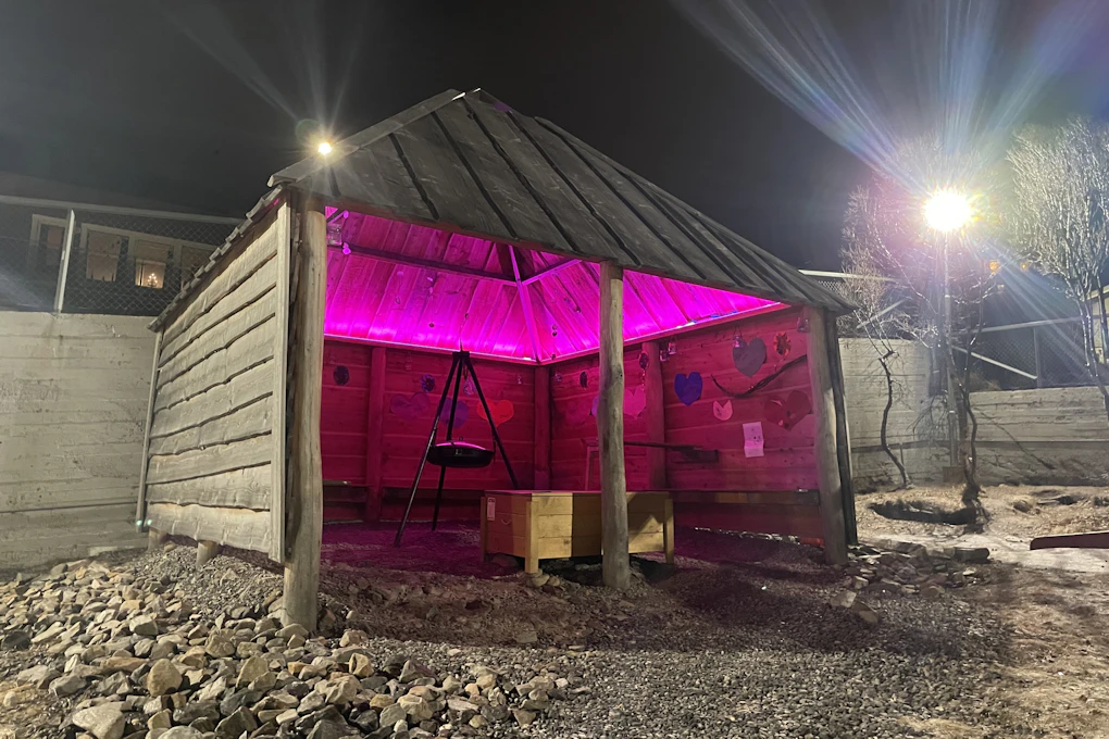 RGB LED-lys i gapahuk