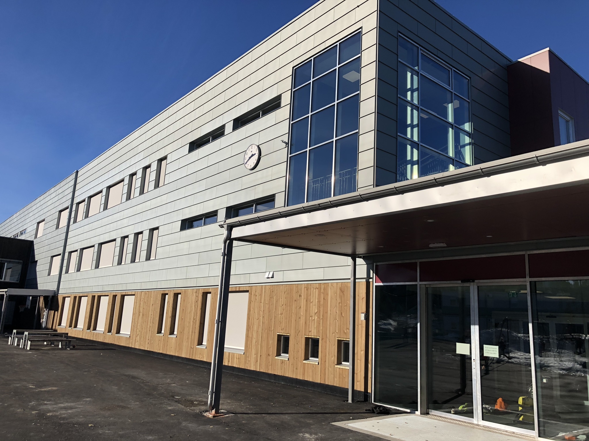 utebelysning skolebygg