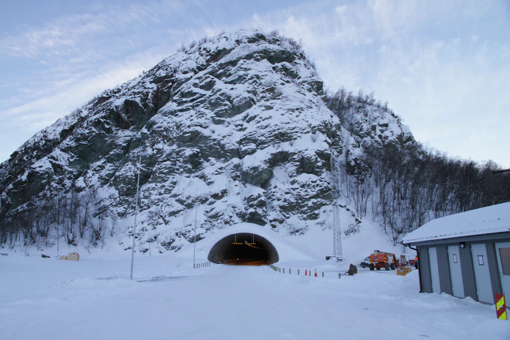 Gagama Elektro installerte veilysanlegg ved Talviktunellen