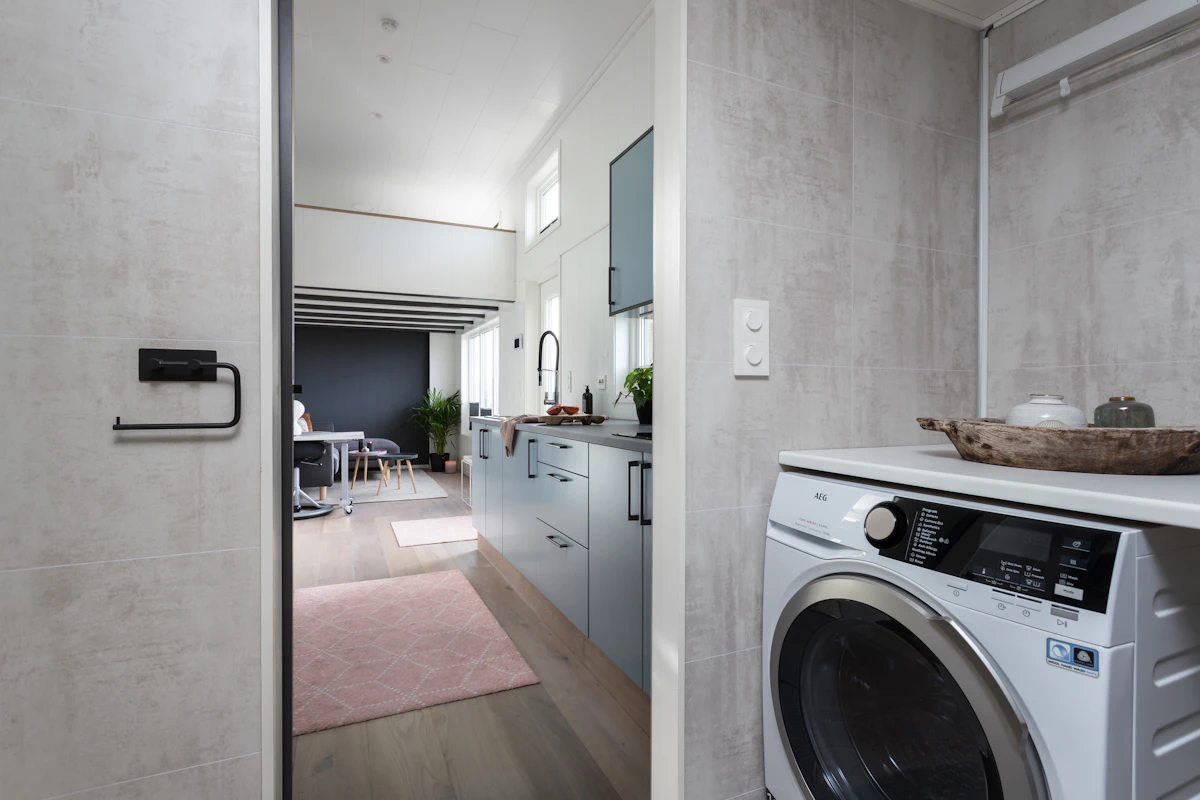 L142 literede minihus bryter