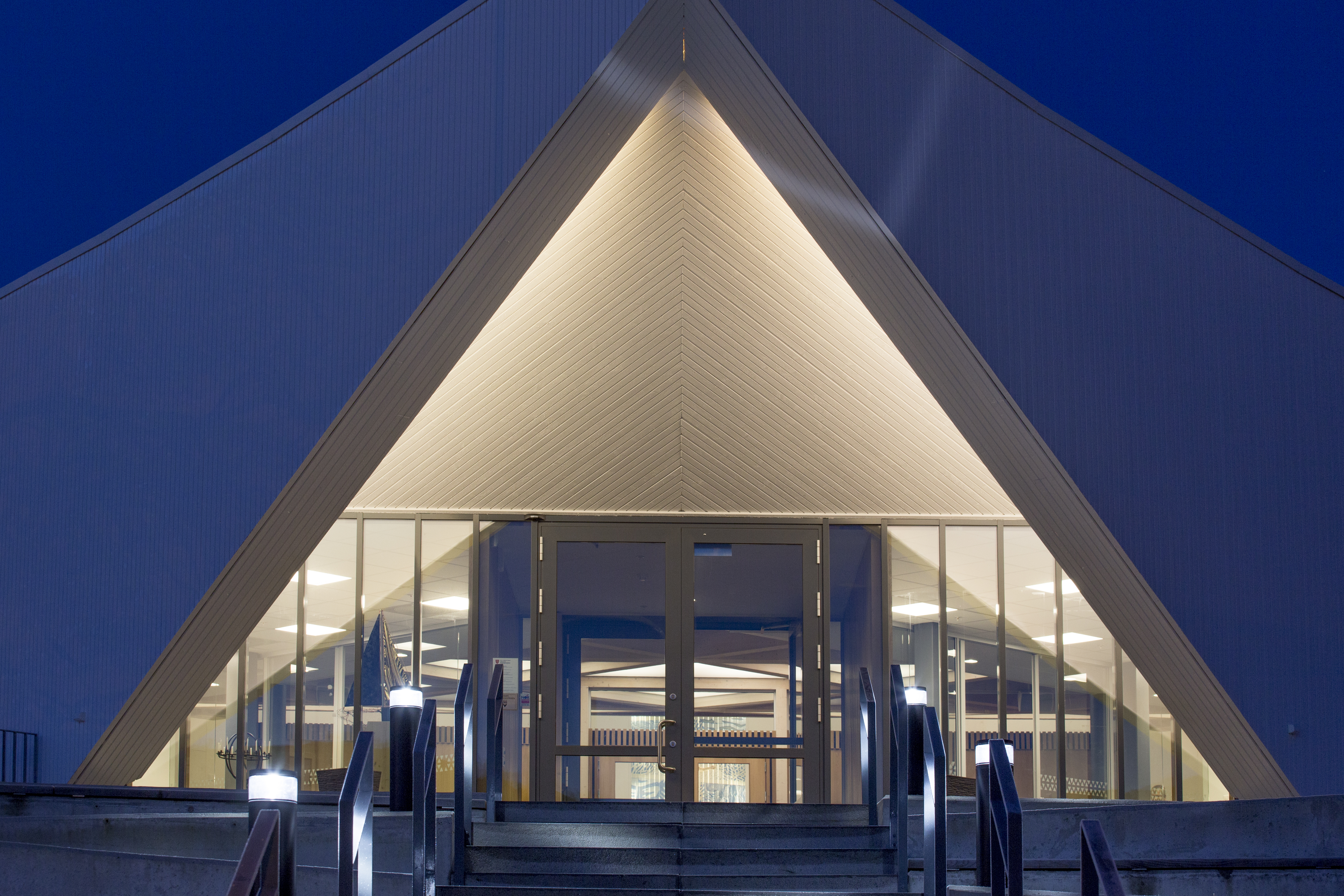 Lgård kirke utebelysning inngang