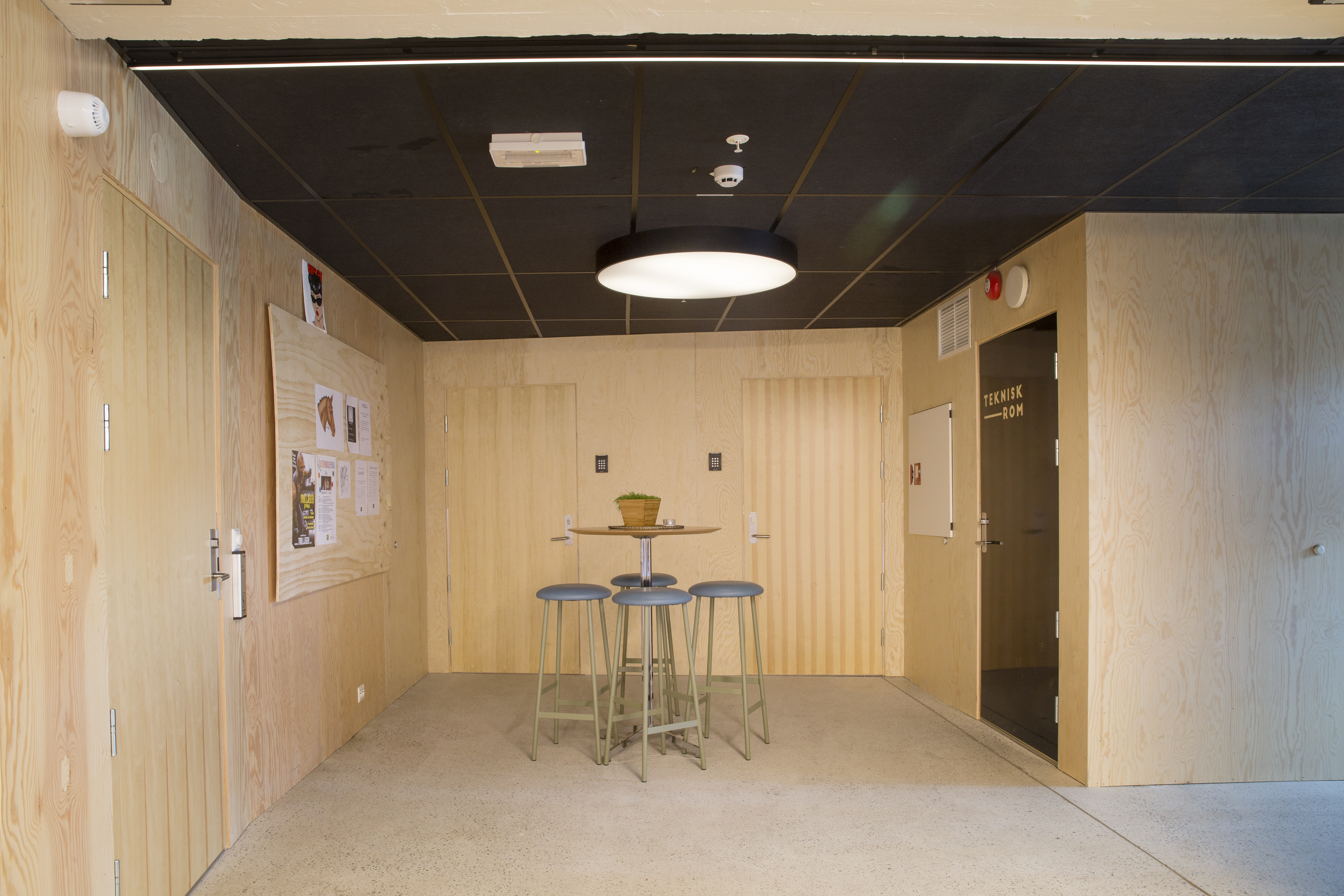 Bryne Mølle ståbord taklampe  ledstripe