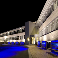 Plassbelysning utenfor Breilia Skole i Hammerfest. Intallert av Gagama Elektro.