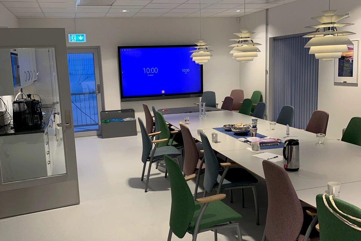 Fellesrom, Møterom hos Hammerfest Tannklinikk installert av Gagama Elektro