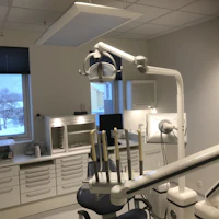 Tannlegestol hos Hammerfest Tannklinikk installert av Gagama Elektro