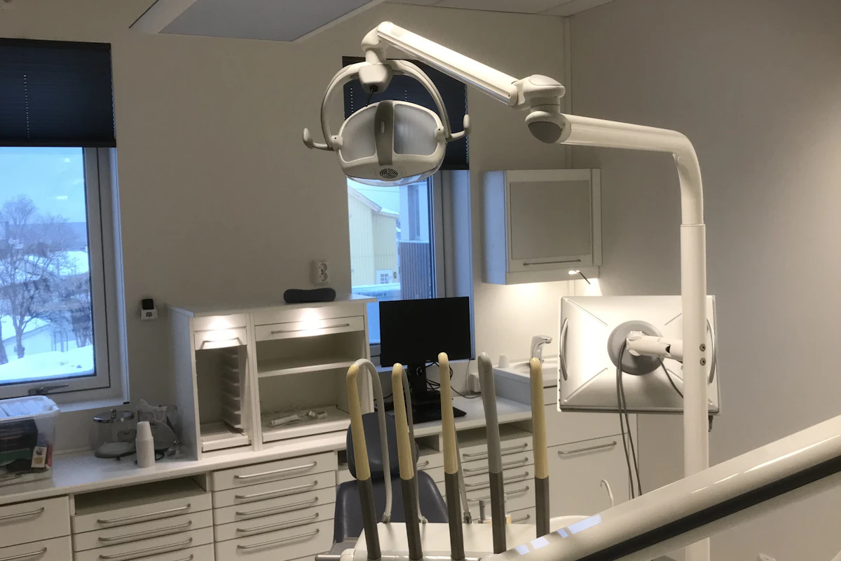 Tannlegestol hos Hammerfest Tannklinikk installert av Gagama Elektro
