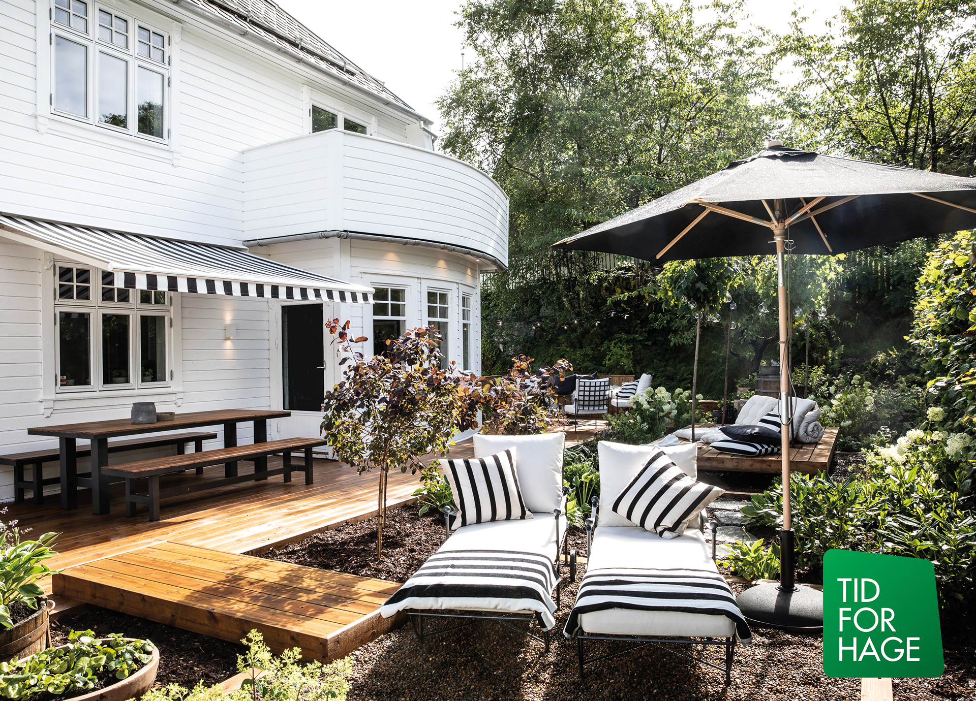 Tid for hage sesong 5 episode 5 Etterbilde mot terrasse og sofaområdet, her med koselige soner. Foto.