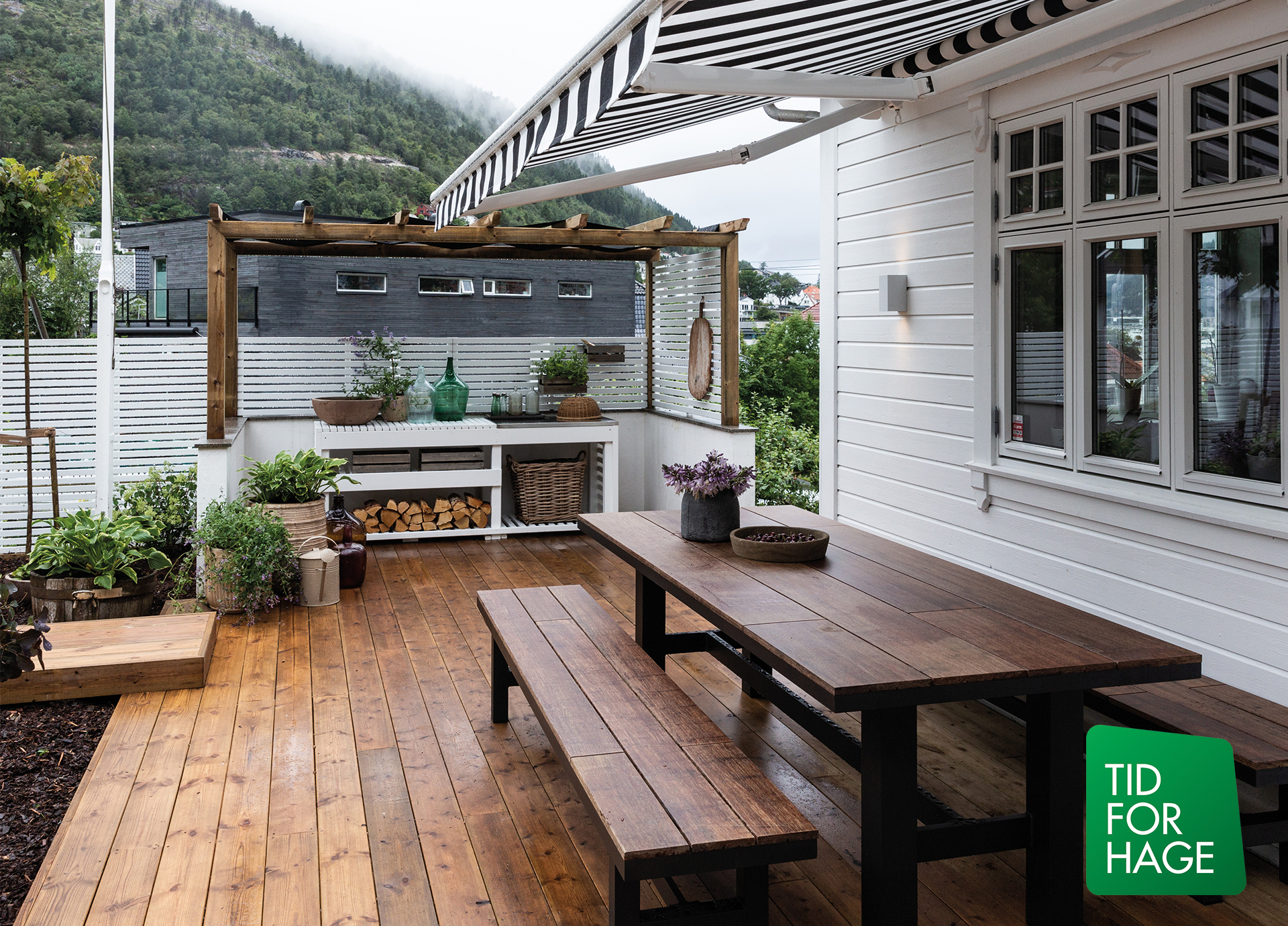 Tid for hage sesong 5 episode 5 Etterbilde mot utekjøkken og spiseplass nå med helt nytt liv.